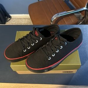 KEEN Timmons Sneakers size 11 in box!